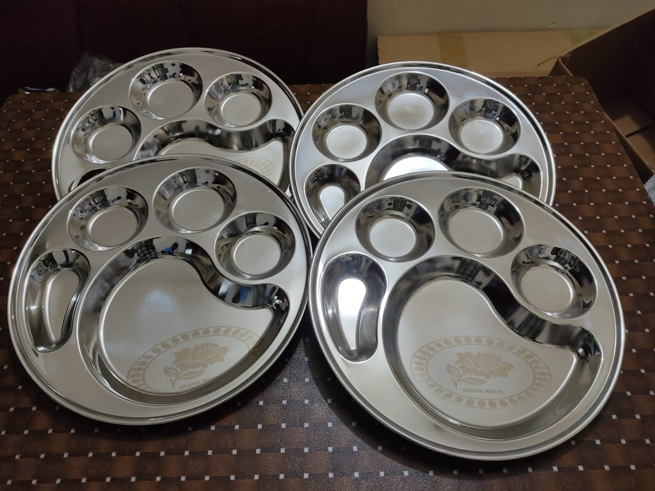 ১ পিস ৫ ভাগের রাউন্ড শেপ স্টেইনলেস স্টিল প্লেট  - 5 Compartment Round Stainless Steel Plate